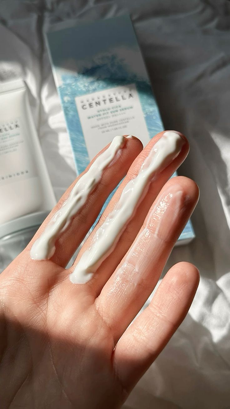 Madagascar Centella Hyalu-Cica Water-Fit Sun Serum SPF50+ - SKIN 1004 - Beauty Care